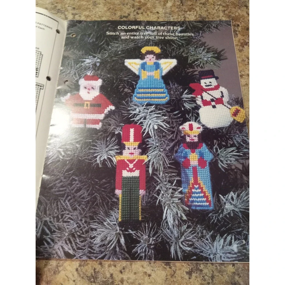 Vintage Plaid Holiday Stitching Plastic Canvas Pattern Book Shirley Burgess 7517